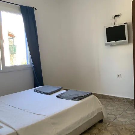 Отель Arti