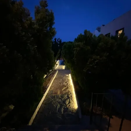 Arti Hotels Szálloda *